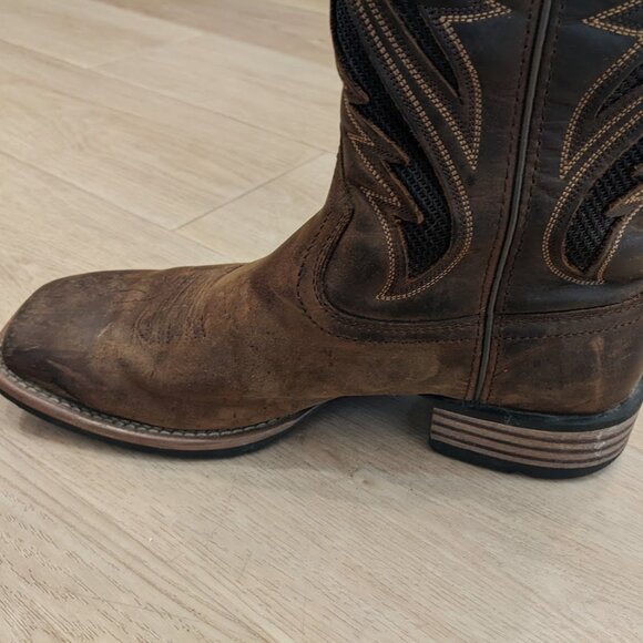 Ariat Hybrid VentTEK Western Boot Men's Sz 9.5 Distressed Tan 10031454 Square - Picture 10 of 16